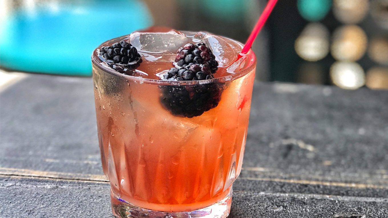 blackberry gin with ice